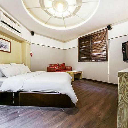 דאג'און Hotel Rooky מראה חיצוני תמונה