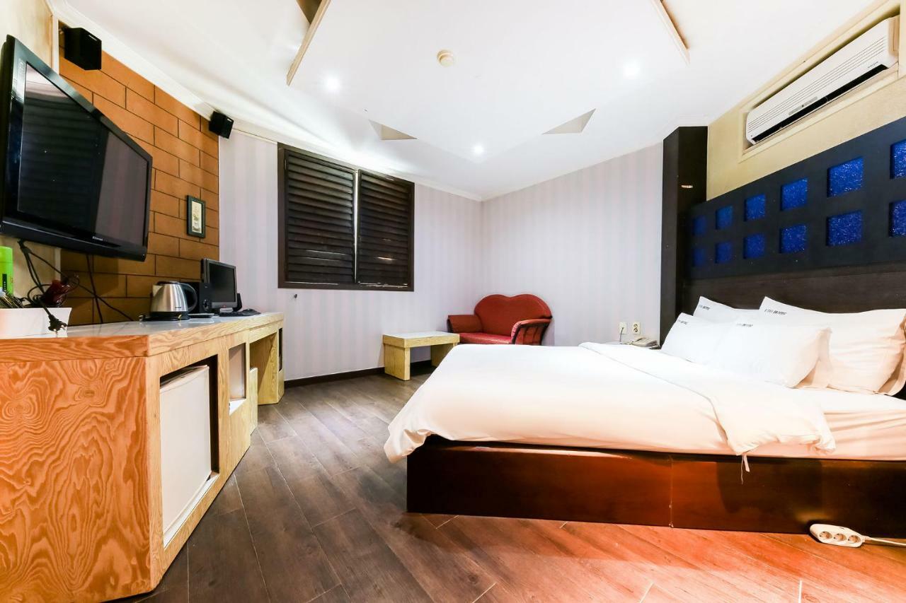 דאג'און Hotel Rooky מראה חיצוני תמונה