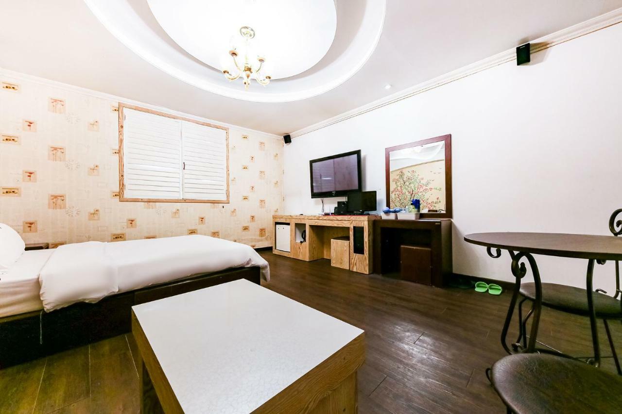 דאג'און Hotel Rooky מראה חיצוני תמונה