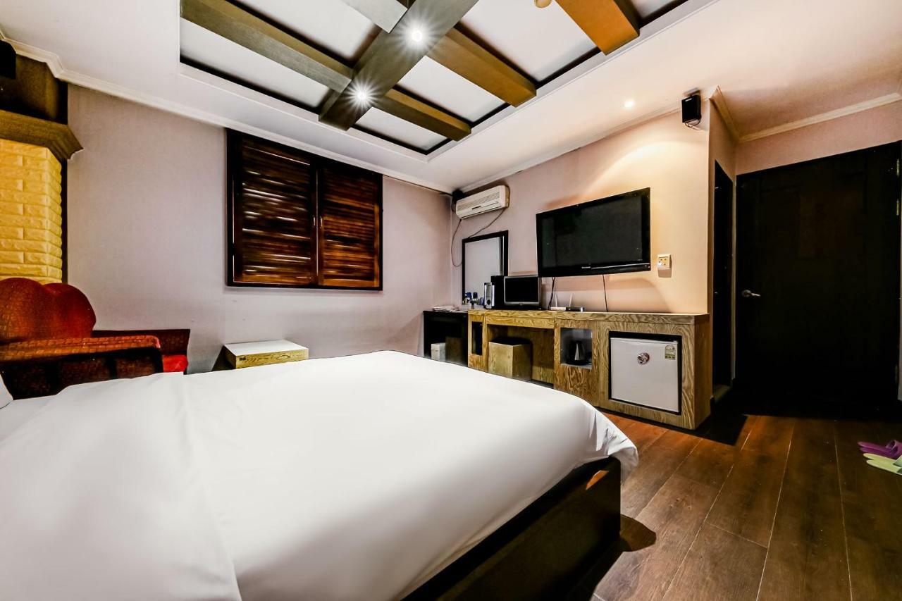 דאג'און Hotel Rooky מראה חיצוני תמונה