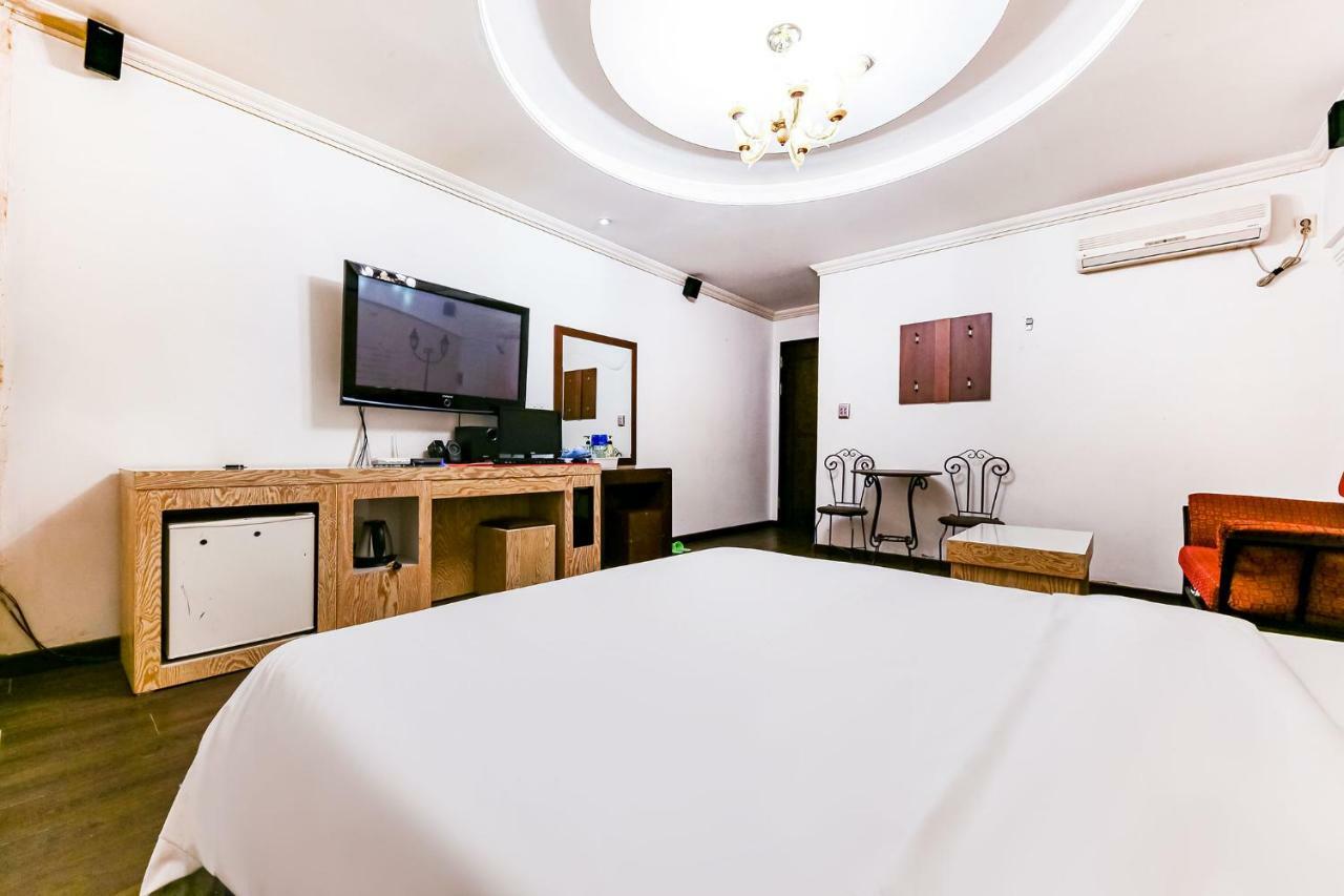 דאג'און Hotel Rooky מראה חיצוני תמונה