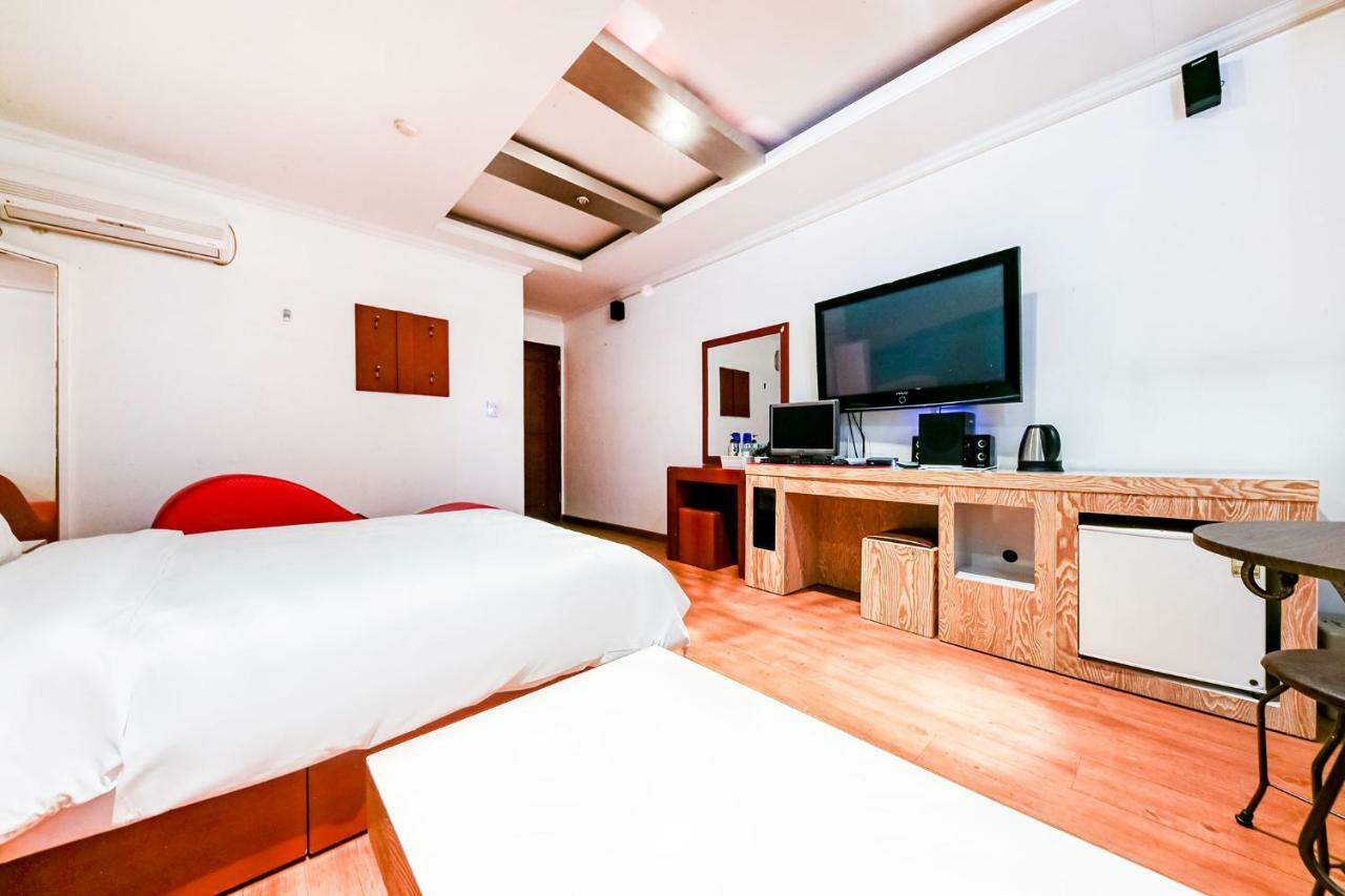 דאג'און Hotel Rooky מראה חיצוני תמונה